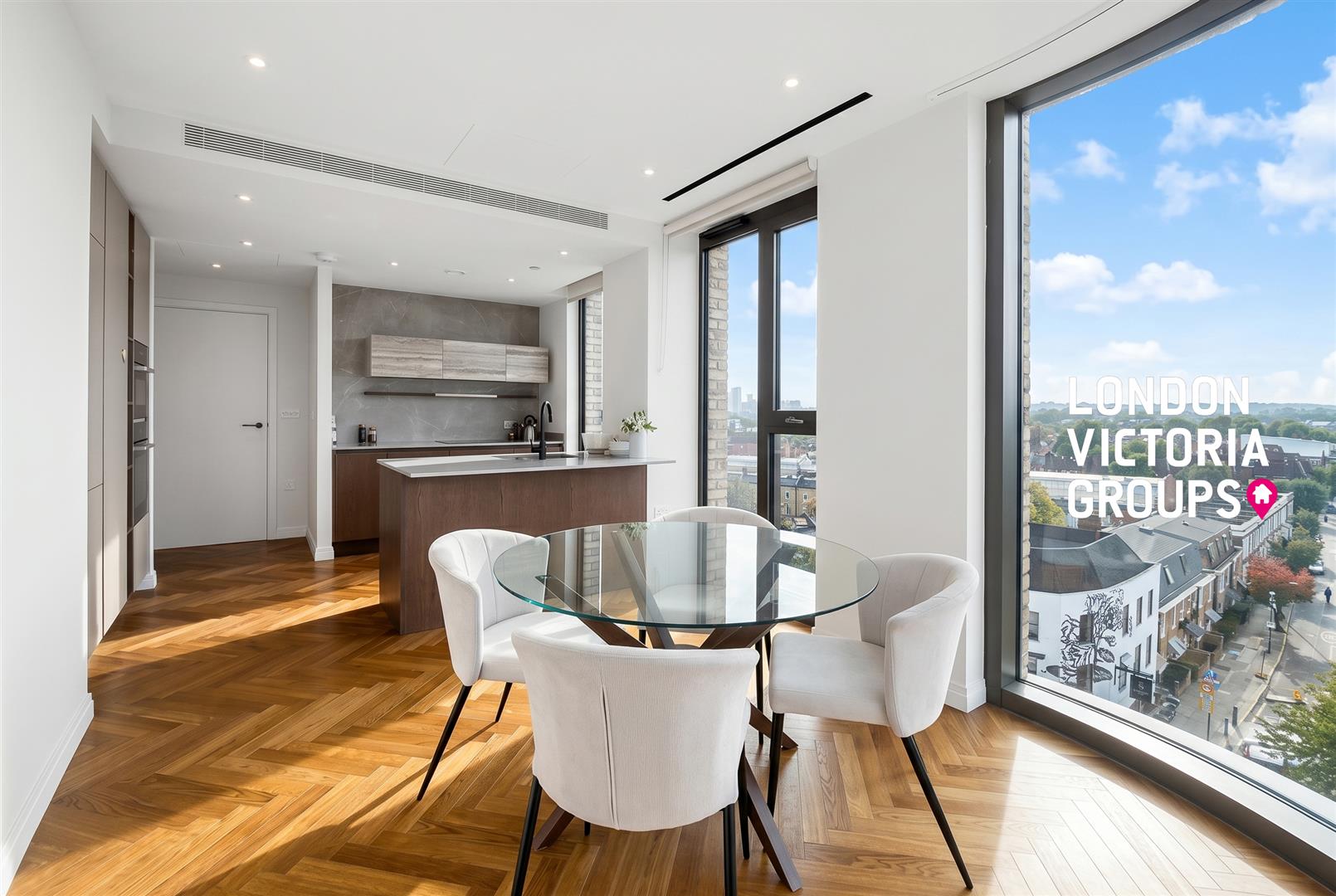 2 bed property in Hampton House, 2 Michael Road, LONDON